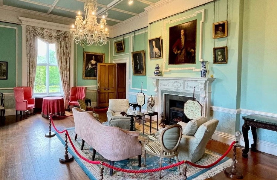Visit Chiddingstone Castle